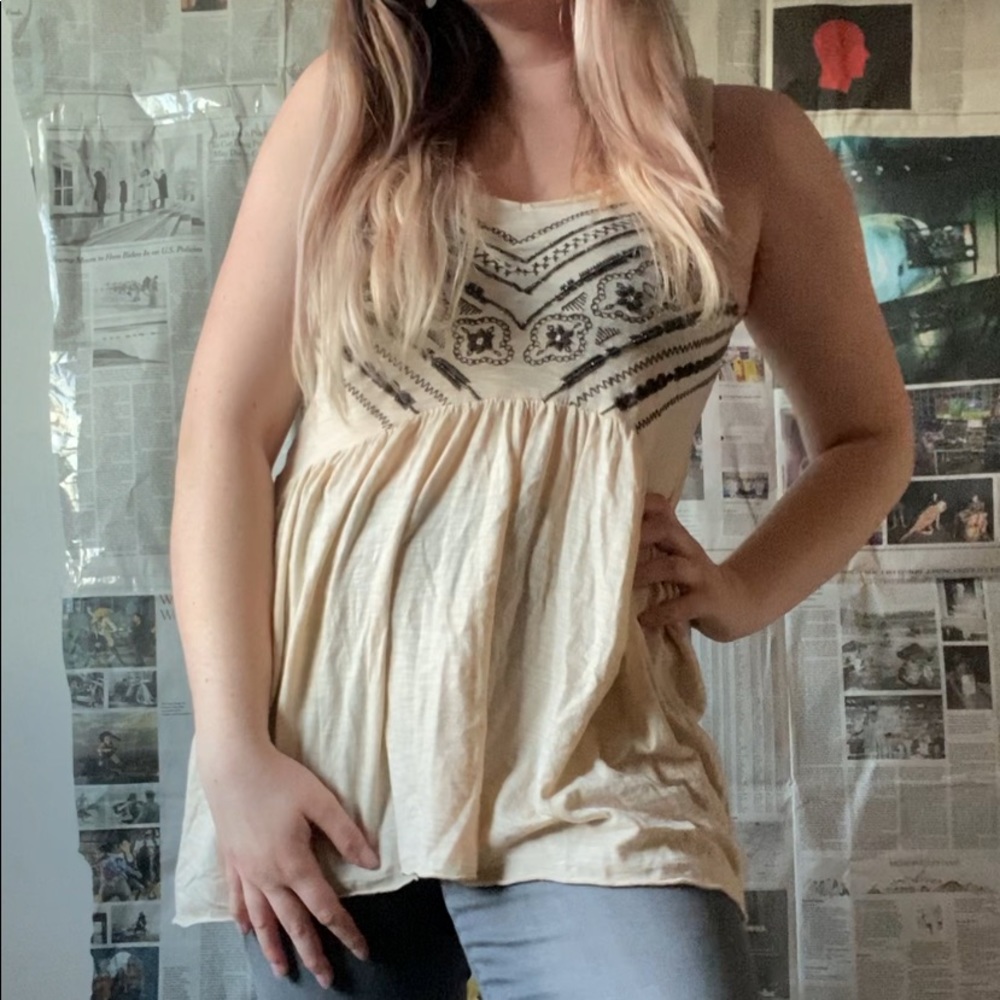 Boho shirt with floral designs size S!✨
